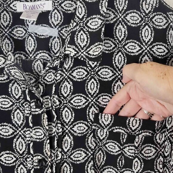 Roman's Black and White Button-up Blouse. Size 28 - Picture 10 of 11